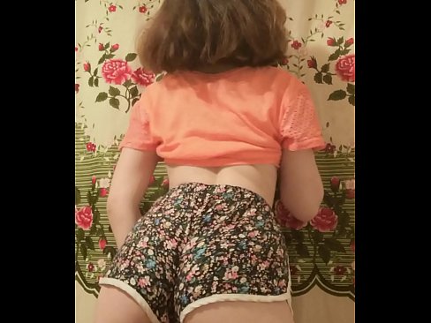 ❤️ Keçika ciwan a seksî li ber kamerayê kurtanên xwe ji xwe dike ❤ Super porno li ku.virtsextor.ru